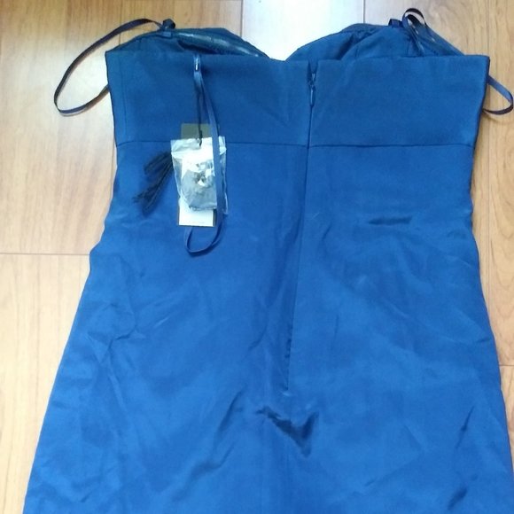 BNWT BCBG Cocktail Dress Size 4 - Picture 2 of 9